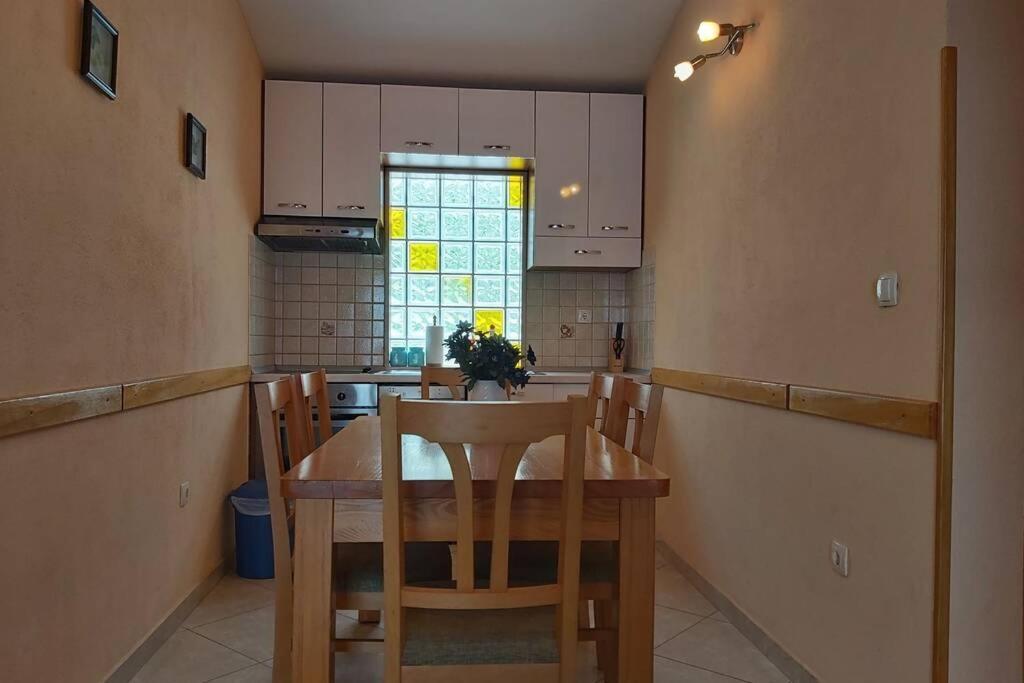 Beautiful Apartment 80 M From The Sea Marusici  Exterior foto
